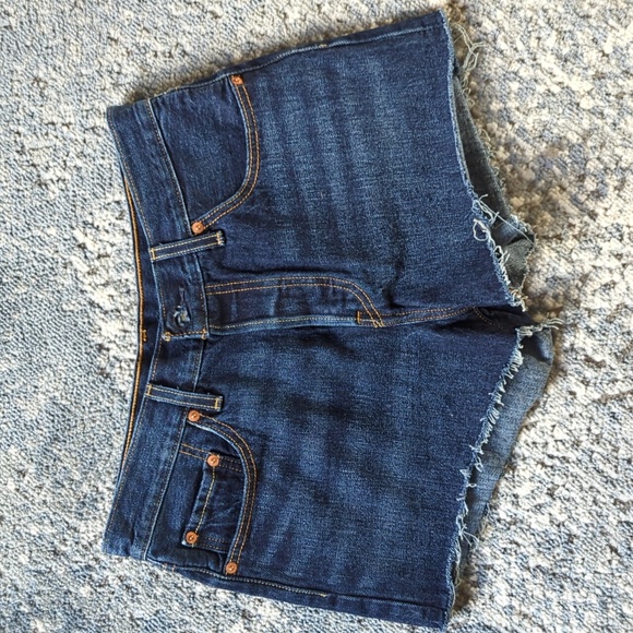 Women's LEVI'S Buttonfly Jean Shorts EUC - Picture 8 of 8